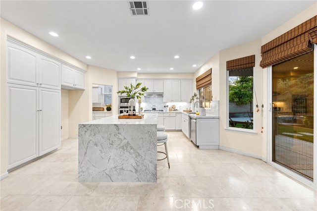 23665 Ridgecrest Court, Diamond Bar CA: https://media.crmls.org/medias/272f1afd-f57a-4e4b-8f9c-0ea5fae7619d.jpg