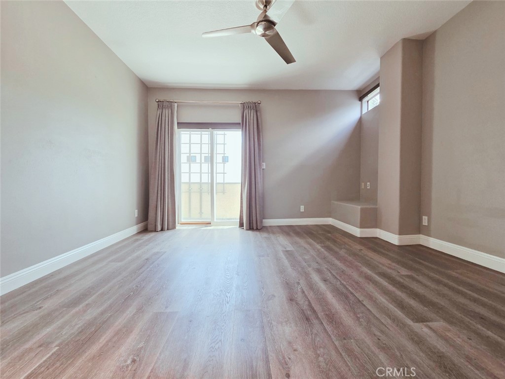 https://media.crmls.org/medias/272f5f69-74d3-4bdc-bcca-f73704b04783.jpg?preset=X-Large
