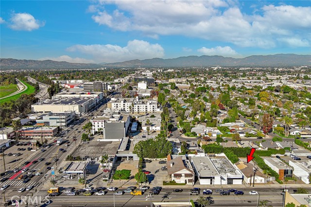 15217 Burbank Boulevard, Van Nuys CA: https://media.crmls.org/medias/272fb758-b86e-4062-b2ef-c20d499f7c40.jpg