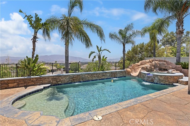 8581 Camino Limon Road, Corona CA: https://media.crmls.org/medias/27314aca-4fc8-4f75-b918-fc2ae7425d54.jpg