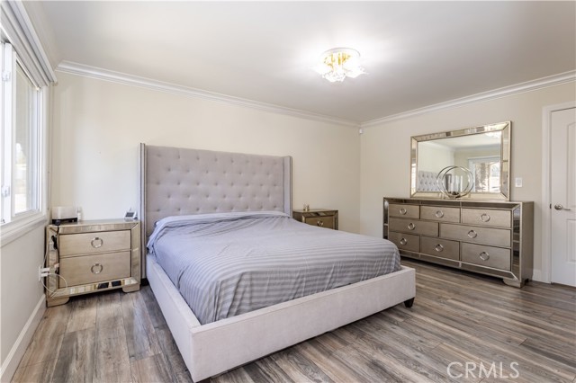 9434 Mclennan Avenue, Northridge CA: https://media.crmls.org/medias/27315aae-0ea2-4b31-bc0e-fbb1f99f5188.jpg
