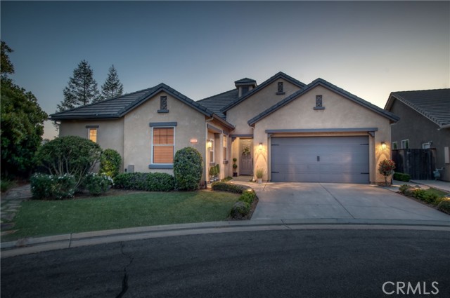Detail Gallery Image 1 of 35 For 1624 N Chesterfield Ln, Clovis,  CA 93619 - 4 Beds | 2/1 Baths