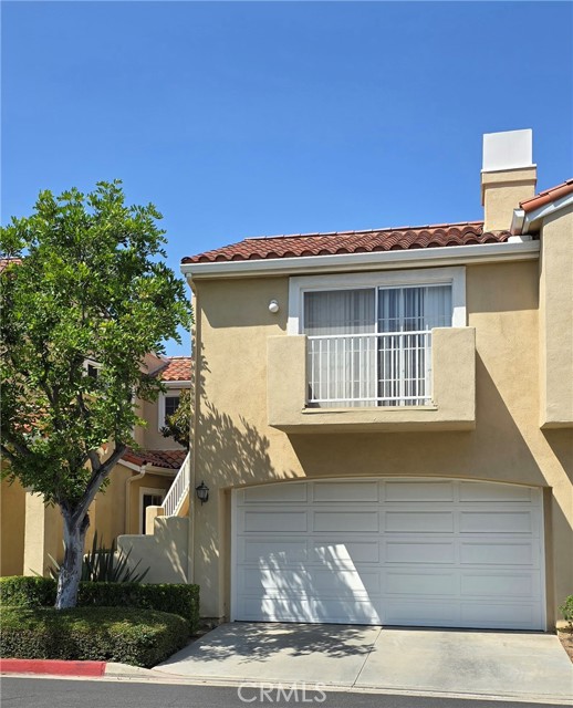 2303 Paseo Circulo, Tustin CA: https://media.crmls.org/medias/2732197f-6e99-43d2-9d00-a3fa996ee728.jpg