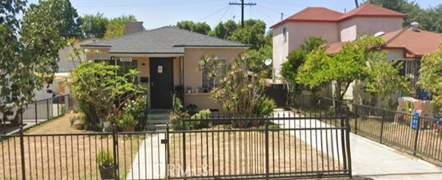 Detail Gallery Image 1 of 1 For 10521 Pescadero Ave, South Gate,  CA 90280 - 2 Beds | 1 Baths