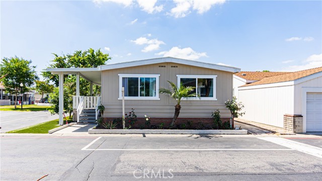 Detail Gallery Image 1 of 32 For 5815 E La Palma #286,  Anaheim,  CA 92807 - 4 Beds | 2 Baths