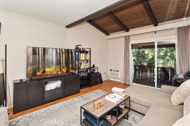 Detail Gallery Image 9 of 28 For 1000 W Macarthur Bld #44,  Santa Ana,  CA 92707 - 1 Beds | 1 Baths