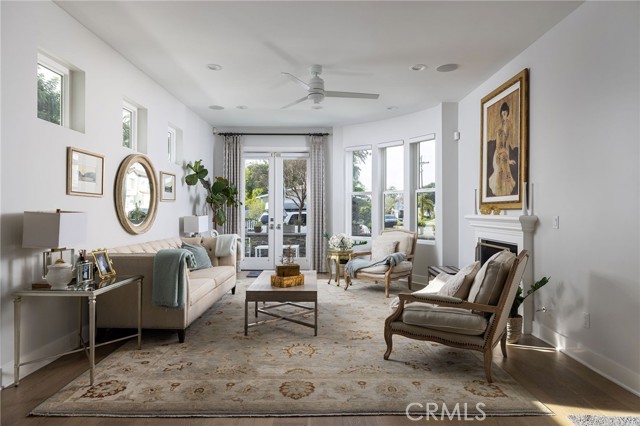 Detail Gallery Image 13 of 52 For 428 7th, Huntington Beach,  CA 92648 - 3 Beds | 3/1 Baths