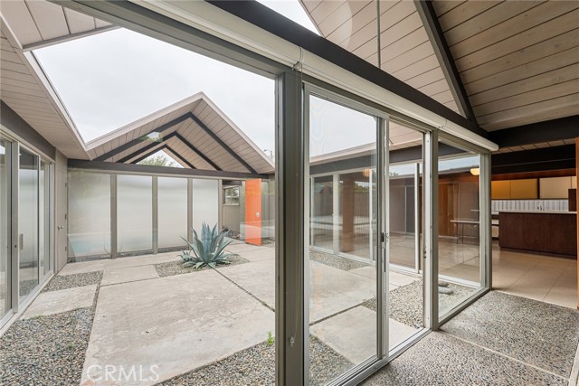 5112 E Valencia Drive, Orange CA: https://media.crmls.org/medias/27351159-3513-4214-86dd-c4823f9f4e12.jpg
