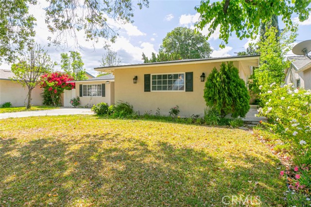22504 Hartland St, West Hills CA: https://media.crmls.org/medias/27354188-5143-4142-8ce2-3a50e5d17dfb.jpg
