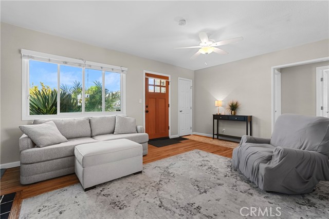 744 N Russell Drive, Orange CA: https://media.crmls.org/medias/273547e1-7f92-485d-821a-b2a5dbf8b3b7.jpg