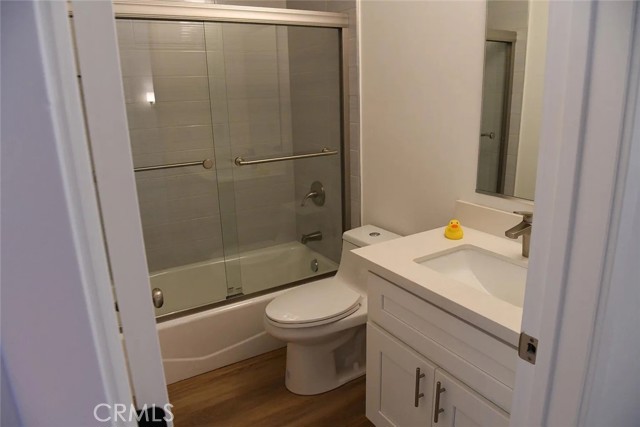 Detail Gallery Image 11 of 13 For 417 N Market #E,  Inglewood,  CA 90302 - 3 Beds | 2/1 Baths