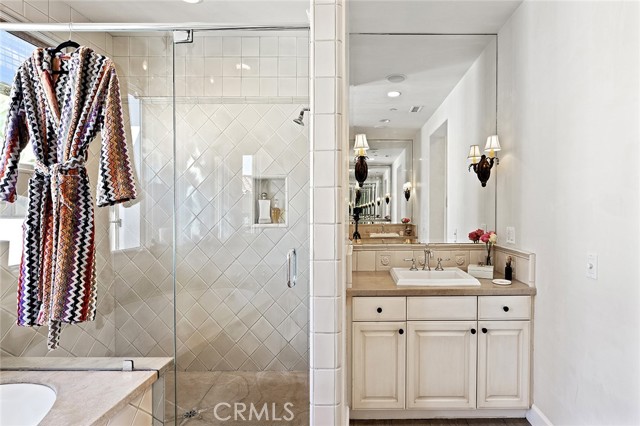 Detail Gallery Image 37 of 58 For 328 Emerald Bay, Laguna Beach,  CA 92651 - 4 Beds | 4/1 Baths