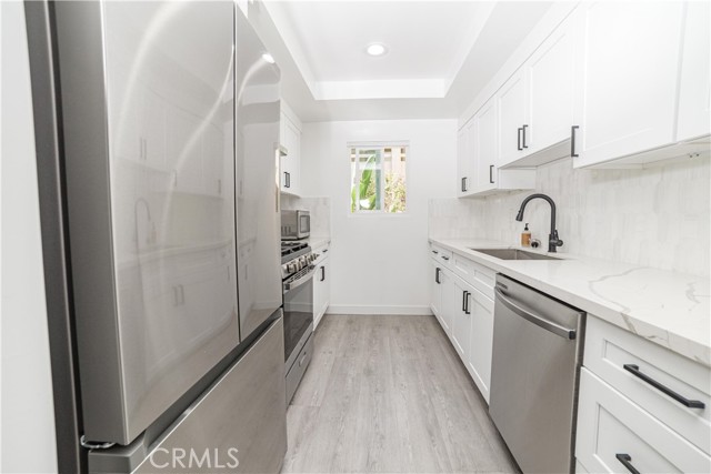 Detail Gallery Image 6 of 36 For 12141 Centralia St #208,  Lakewood,  CA 90715 - 2 Beds | 2 Baths
