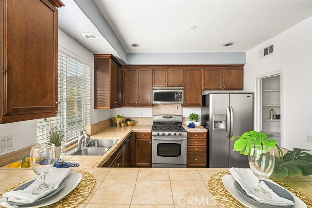 Detail Gallery Image 18 of 54 For 1512 Valencia Ave, Tustin,  CA 92782 - 2 Beds | 2/1 Baths