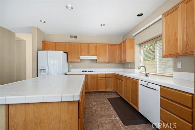 24329 Corte Aldalano, Murrieta CA: https://media.crmls.org/medias/273659ba-de42-4a68-aae1-d724814e9bfa.jpg