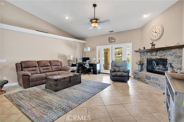 Detail Gallery Image 8 of 48 For 14927 Tournament Dr, Helendale,  CA 92342 - 3 Beds | 2 Baths
