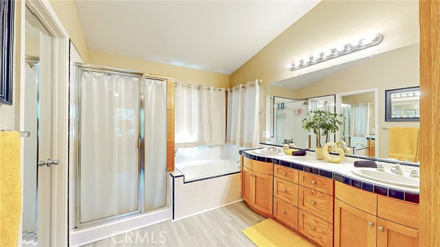 4350 Ferreira Ranch Drive, Turlock CA: https://media.crmls.org/medias/2736a013-d1e0-4839-9b4d-f8820e2c0eeb.jpg