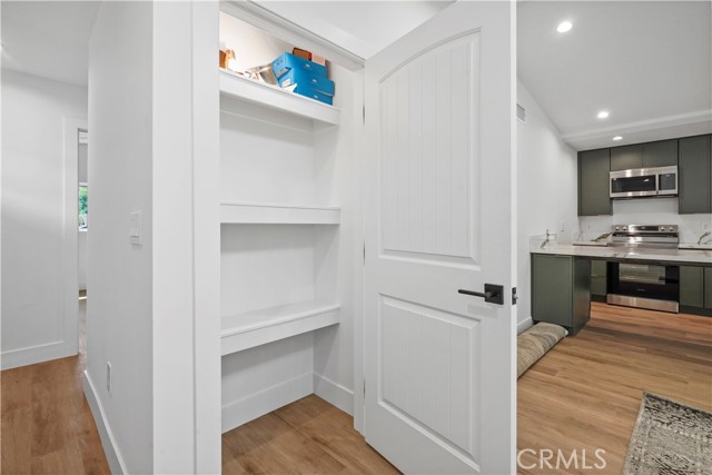 Detail Gallery Image 27 of 32 For 10028 Shoup, Chatsworth,  CA 91311 - 2 Beds | 2 Baths