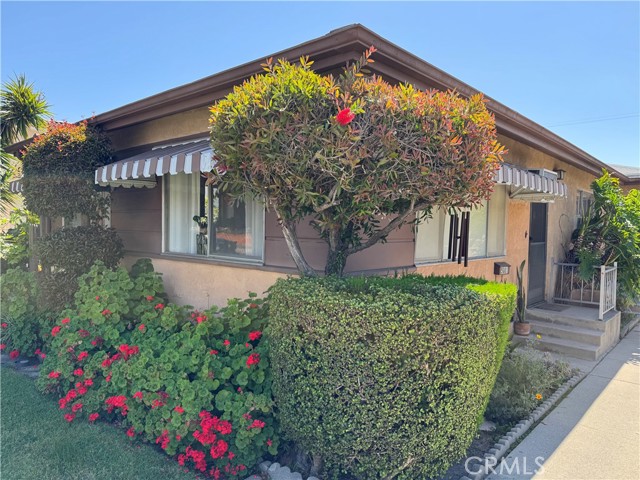 5081 Glen Iris Avenue, Los Angeles CA: https://media.crmls.org/medias/2737cf43-6f20-4164-9182-4502a7db365b.jpg