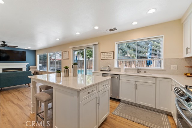 Detail Gallery Image 19 of 37 For 2290 Warwick Ave, Fresno,  CA 93720 - 4 Beds | 3 Baths