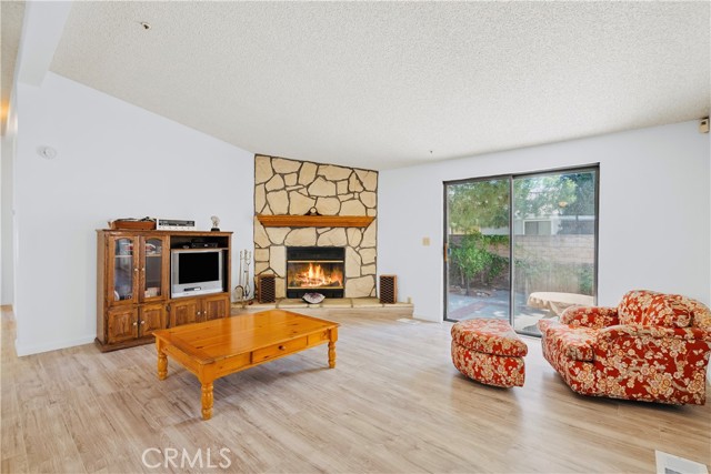 13691 Gavina Avenue, Sylmar CA: https://media.crmls.org/medias/2738b829-3fb3-4caa-aa47-cc0009e3c12f.jpg