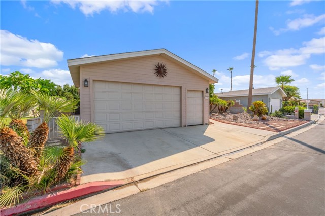 Detail Gallery Image 4 of 29 For 34774 Stage Dr, Thousand Palms,  CA 92276 - 2 Beds | 2 Baths