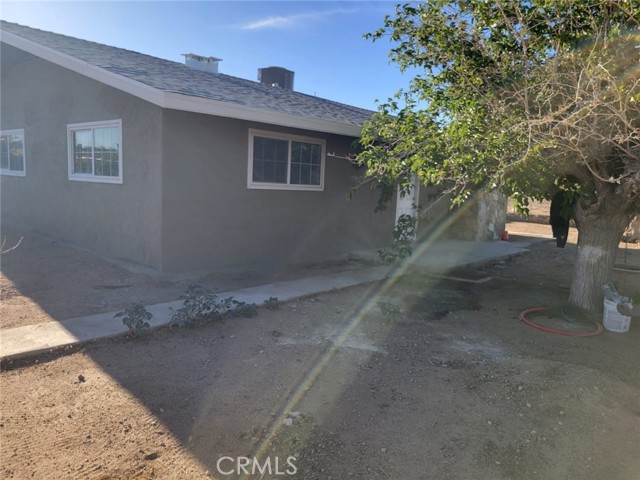 Detail Gallery Image 2 of 19 For 2340 Armory Rd, Barstow,  CA 92311 - 3 Beds | 1 Baths