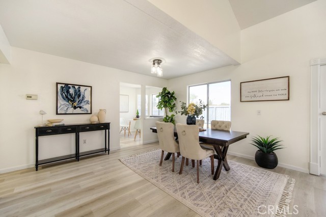 Detail Gallery Image 6 of 36 For 14 Fernwood Ct, Pittsburg,  CA 94565 - 4 Beds | 2/1 Baths