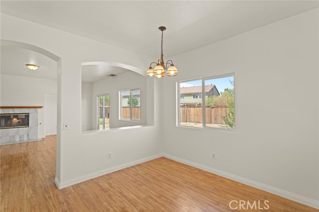15240 Sapphire Court, Victorville CA: https://media.crmls.org/medias/273ab076-427f-4519-9133-b6d63b0bcb2c.jpg