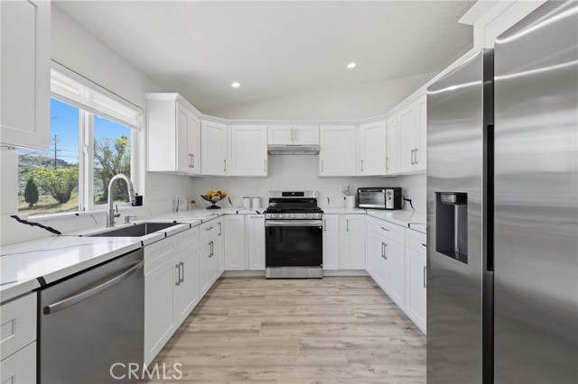 Detail Gallery Image 9 of 23 For 7680 Rockaway Ave, Yucca Valley,  CA 92284 - 3 Beds | 2 Baths