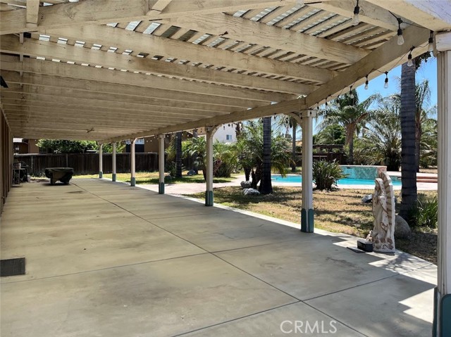 10072 Berkshire Drive, Jurupa Valley CA: https://media.crmls.org/medias/273b33fb-e9bd-45dd-a2a5-4b05d41d1da4.jpg