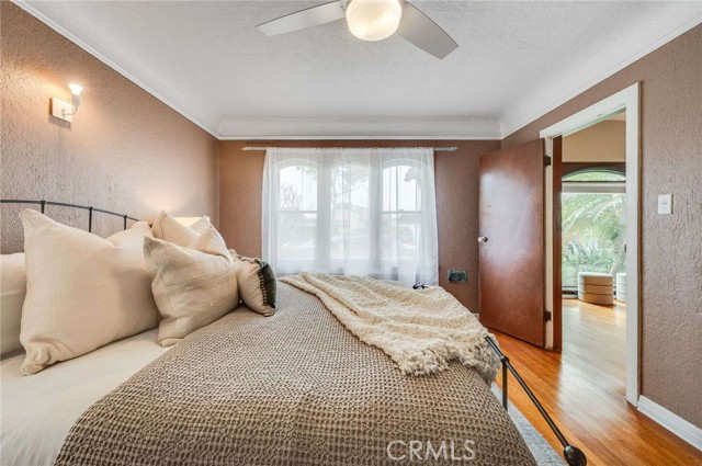 5855 Lemon Avenue, Long Beach CA: https://media.crmls.org/medias/273dcadc-aceb-4b8c-89bf-94a8a6648a5f.jpg