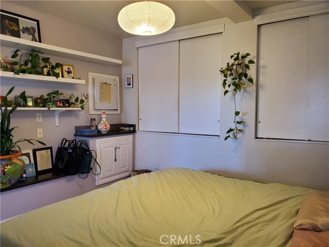 Studio Bedroom - 3