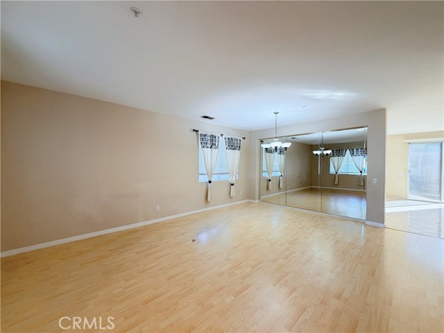 Detail Gallery Image 4 of 36 For 5793 Oakdale Ln, Fontana,  CA 92336 - 5 Beds | 3 Baths