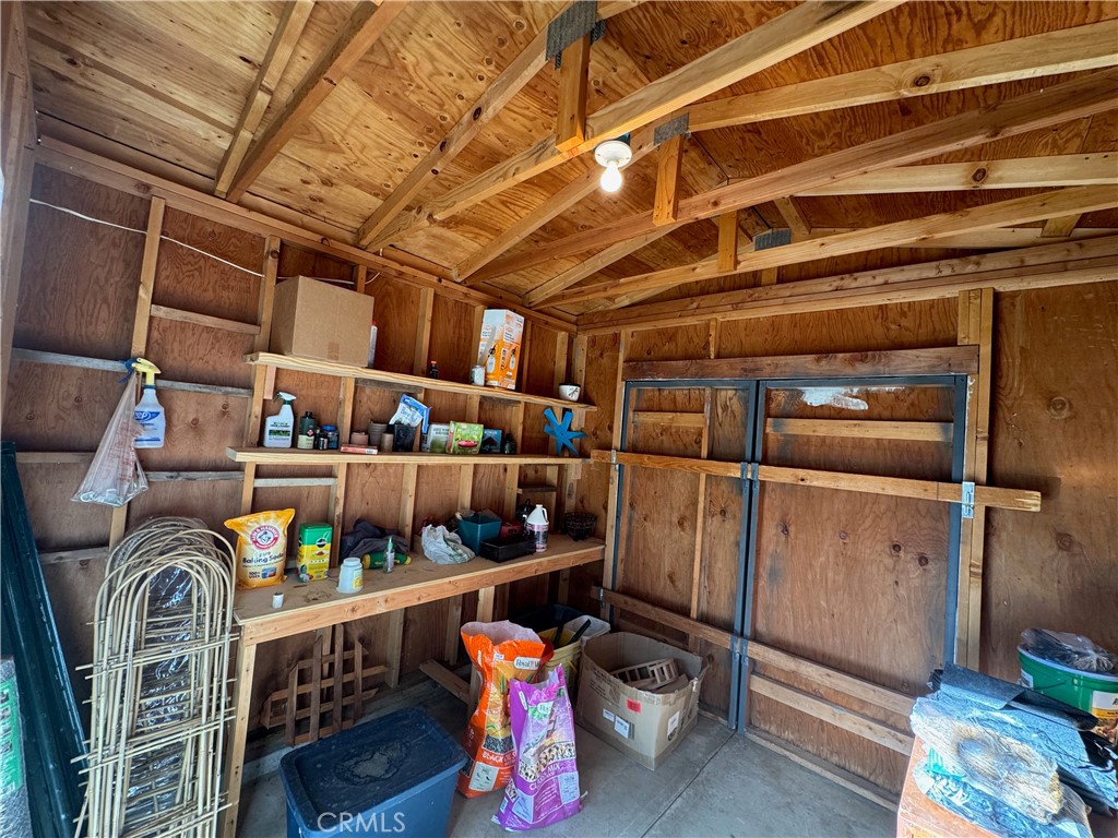 https://media.crmls.org/medias/273ec7c2-b8a9-422c-aaec-99ac106f1cc4.jpg?preset=X-Large