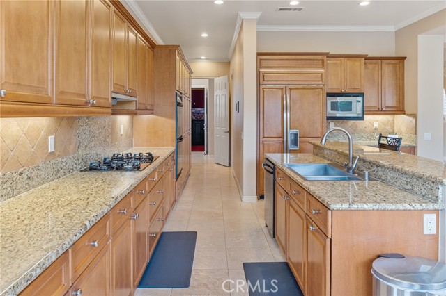 1180 Cleveland Way, Corona CA: https://media.crmls.org/medias/273edf41-be63-4e56-a692-1d8d13494dde.jpg