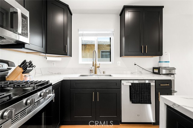 765 E Silva Street, Long Beach CA: https://media.crmls.org/medias/273f0178-0eff-4627-9e09-357b2e78ce41.jpg