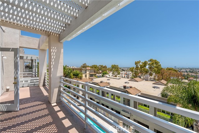 2604 E 20th street, Signal Hill CA: https://media.crmls.org/medias/273f6705-4e3e-413b-982a-d9ffad064399.jpg