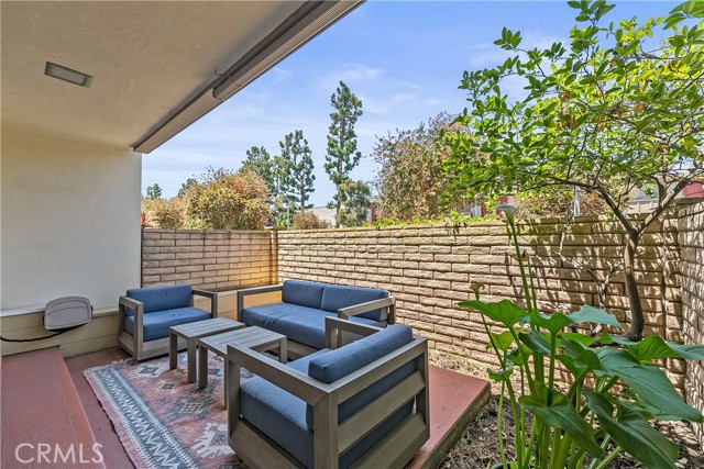 Detail Gallery Image 23 of 30 For 4745 La Villa Marina #J,  Marina Del Rey,  CA 90292 - 2 Beds | 2/1 Baths