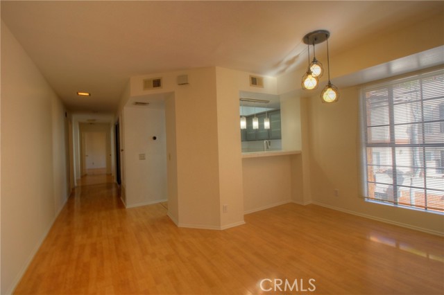 Detail Gallery Image 7 of 40 For 400 N Louise St #205,  Glendale,  CA 91206 - 2 Beds | 2 Baths