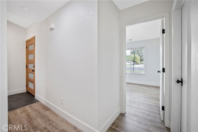 1967 N Ventura Avenue, Farmersville CA: https://media.crmls.org/medias/27408a36-4be0-4098-9b20-d105b0908b1b.jpg