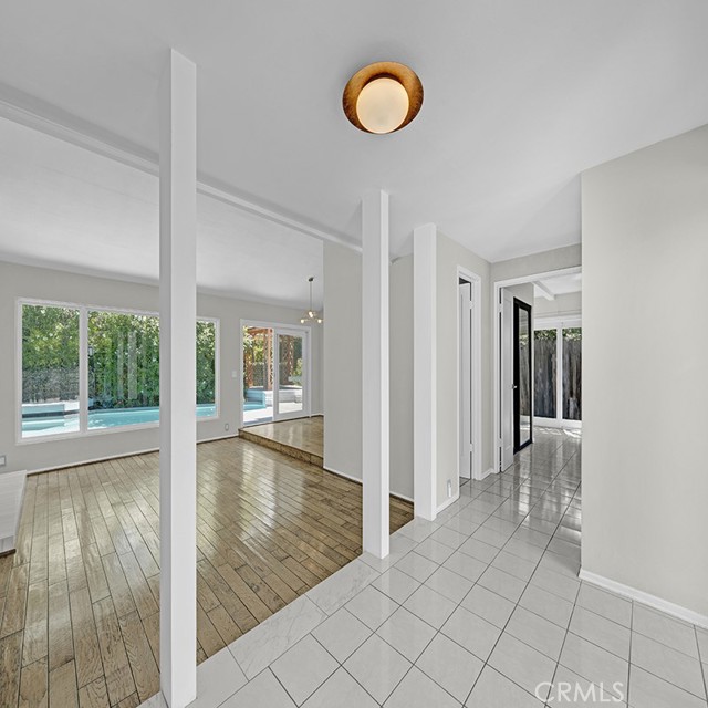 23020 Wrencrest Drive, Calabasas CA: https://media.crmls.org/medias/27409091-40b0-4f44-9375-07e6a7744d2f.jpg