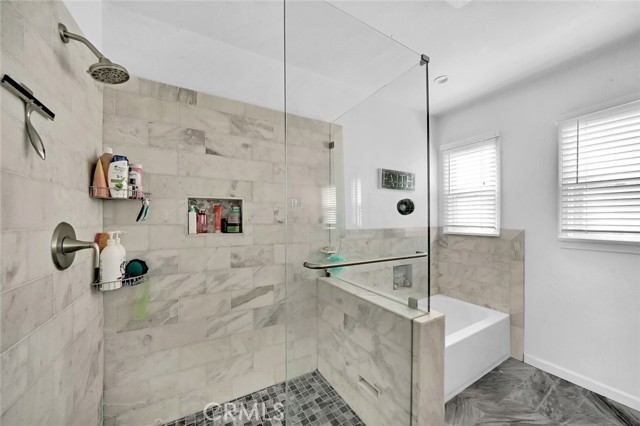 Detail Gallery Image 2 of 26 For 11838 209th St, Lakewood,  CA 90715 - 2 Beds | 1 Baths