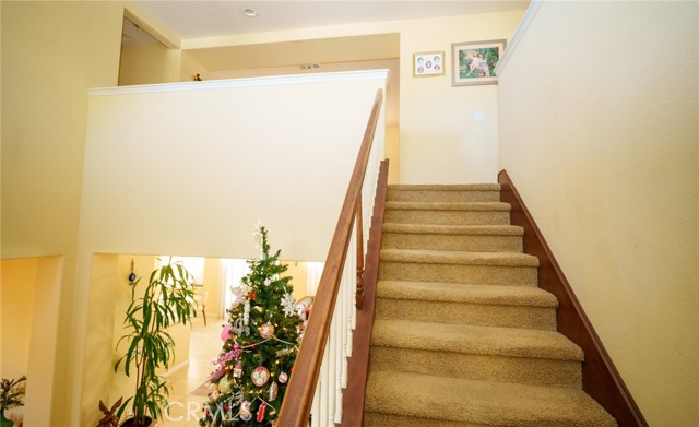 Detail Gallery Image 13 of 20 For 27462 English Ivy Ln, Canyon Country,  CA 91387 - 5 Beds | 3 Baths