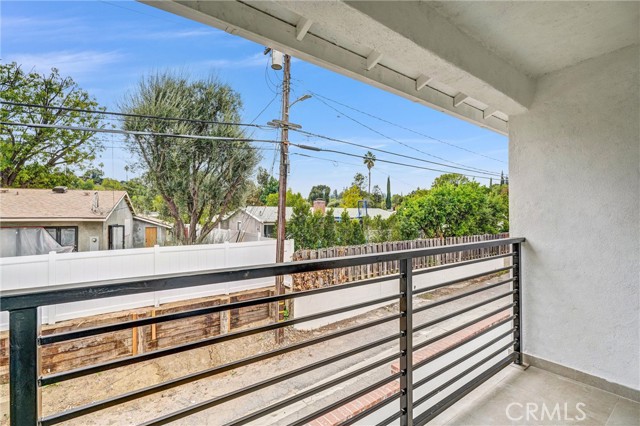 Detail Gallery Image 13 of 25 For 20302 Oxnard, Woodland Hills,  CA 91367 - 3 Beds | 2/1 Baths