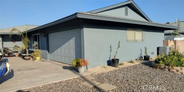 Detail Gallery Image 4 of 32 For 1621 W Montrose, Hemet,  CA 92543 - 2 Beds | 2 Baths