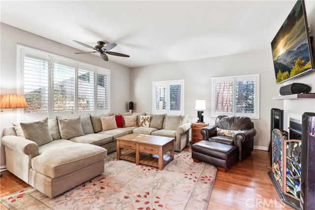 Detail Gallery Image 6 of 35 For 2313 Spring Oak, Running Springs,  CA 92382 - 3 Beds | 2/1 Baths