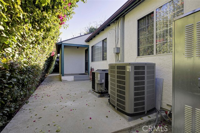 Detail Gallery Image 43 of 54 For 6648 Gaviota Ave, Lake Balboa,  CA 91406 - 4 Beds | 4 Baths