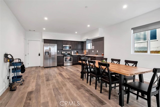 Detail Gallery Image 8 of 36 For 1344 N Kenmore, Los Angeles,  CA 90027 - 3 Beds | 3/1 Baths