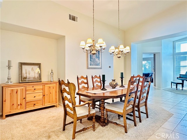 Detail Gallery Image 5 of 23 For 39358 Silver Oak Cir, Murrieta,  CA 92563 - 3 Beds | 2 Baths